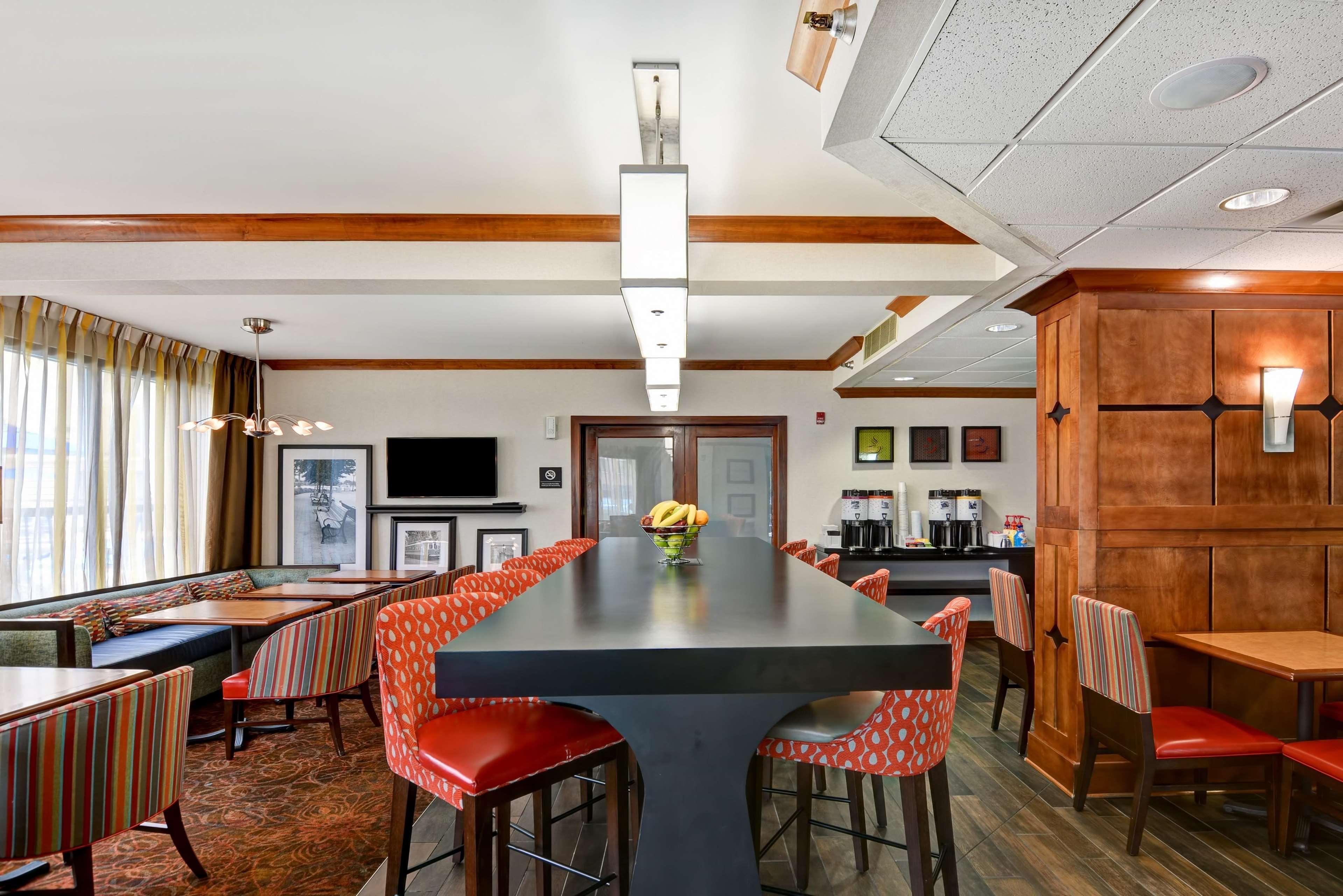 Hampton Inn Memphis Poplar Bagian luar foto