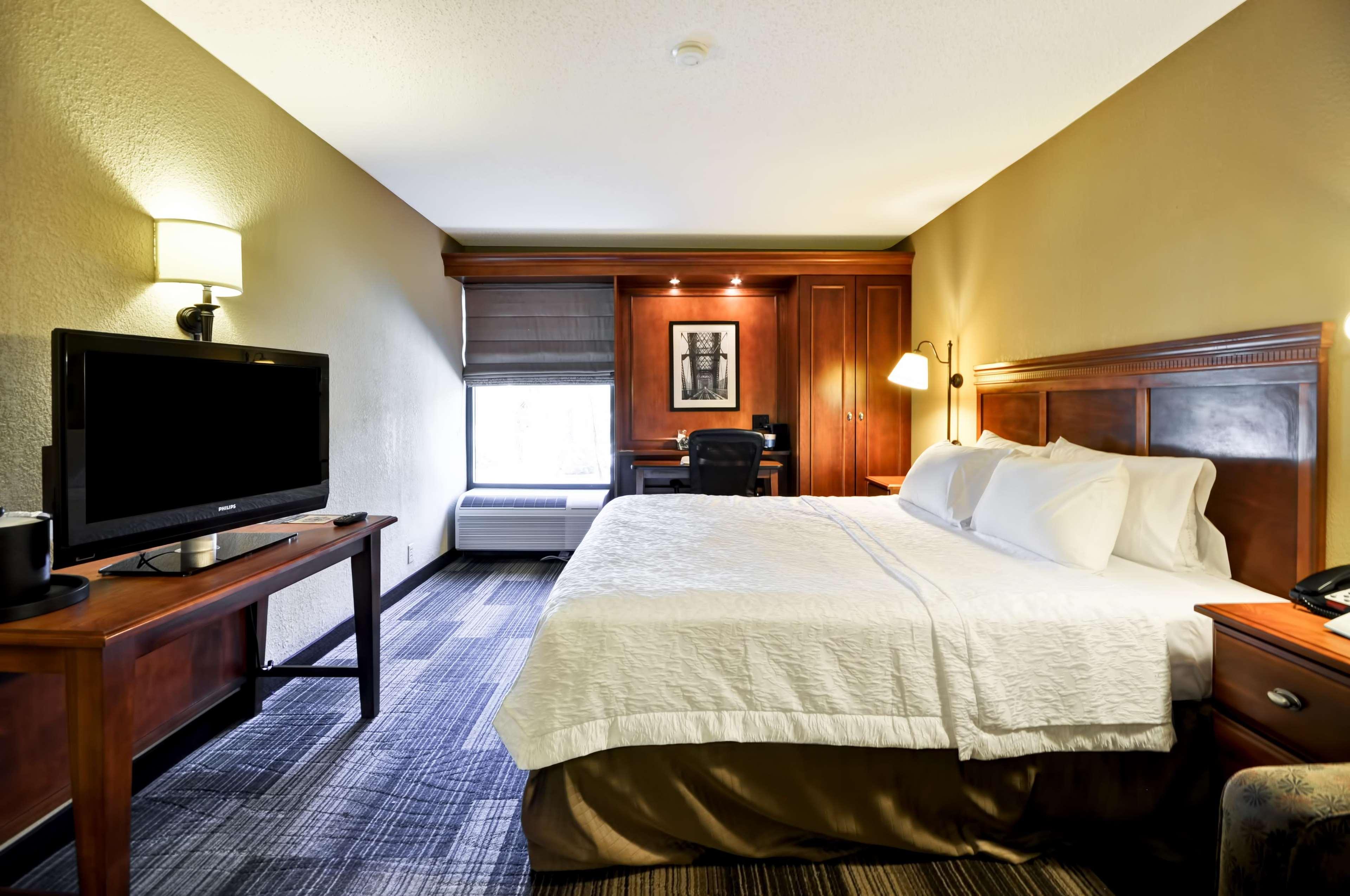 Hampton Inn Memphis Poplar Bagian luar foto