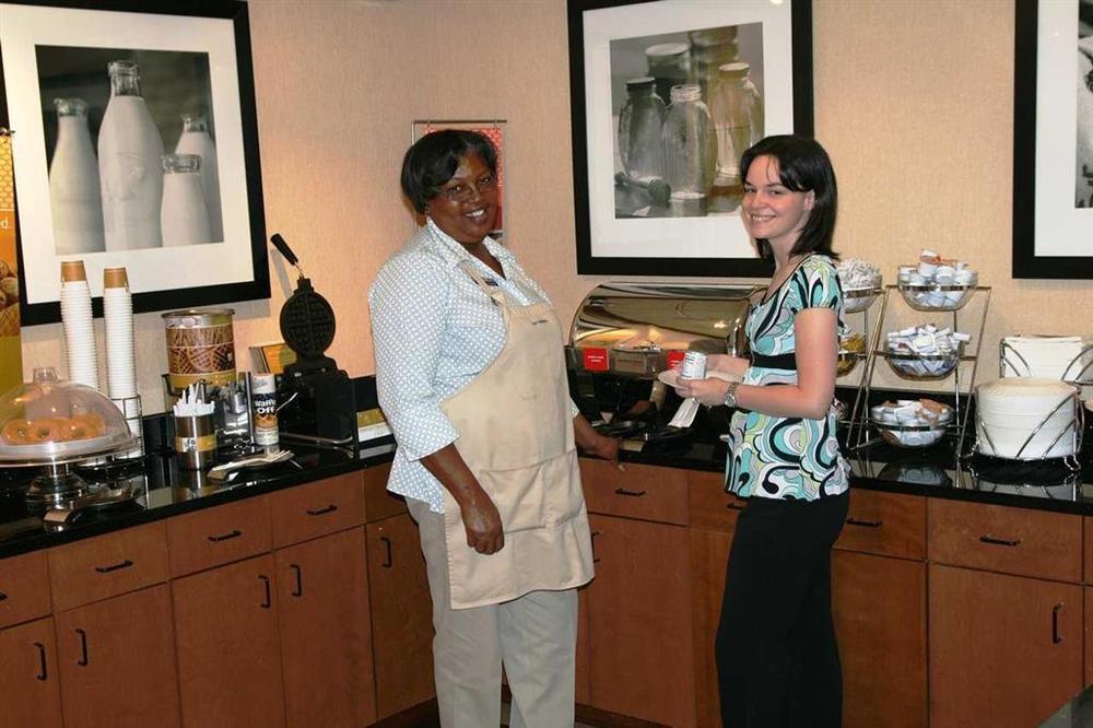 Hampton Inn Memphis Poplar Restoran foto