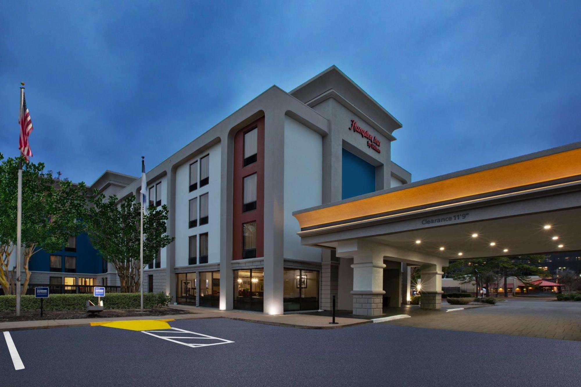 Hampton Inn Memphis Poplar Bagian luar foto