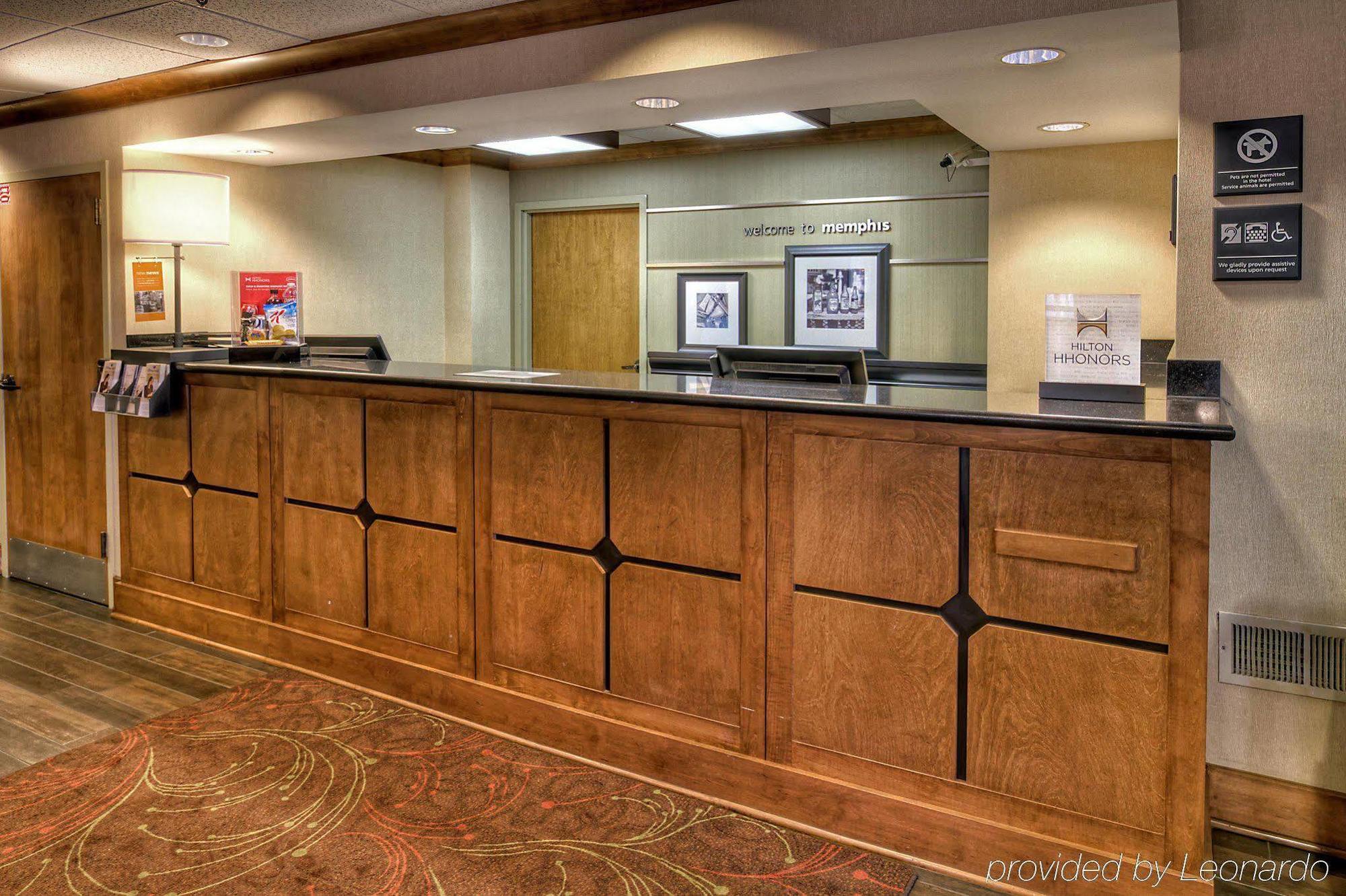 Hampton Inn Memphis Poplar Bagian luar foto