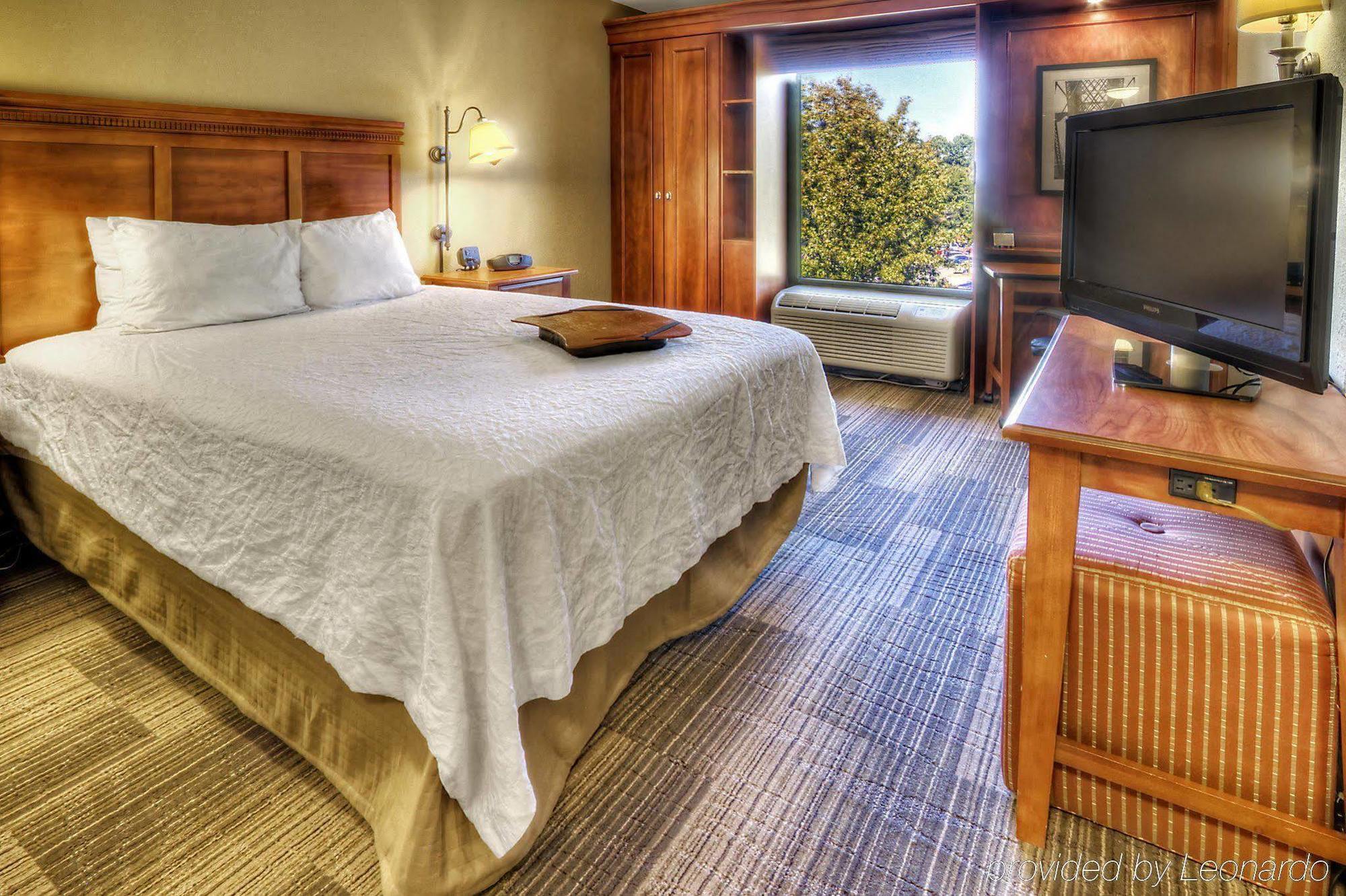 Hampton Inn Memphis Poplar Bagian luar foto