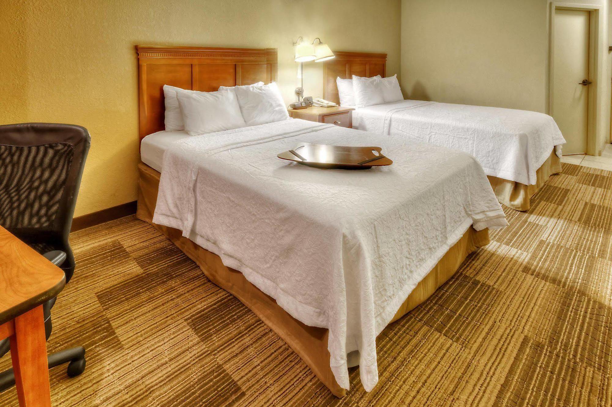 Hampton Inn Memphis Poplar Bagian luar foto